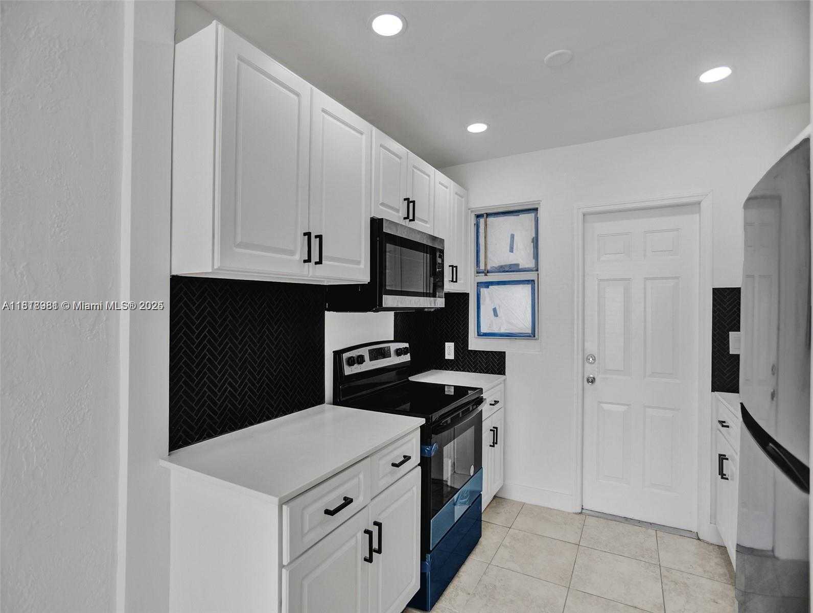 Small Image of 708 NORTH 20TH #1-2, Hollywood Number 37