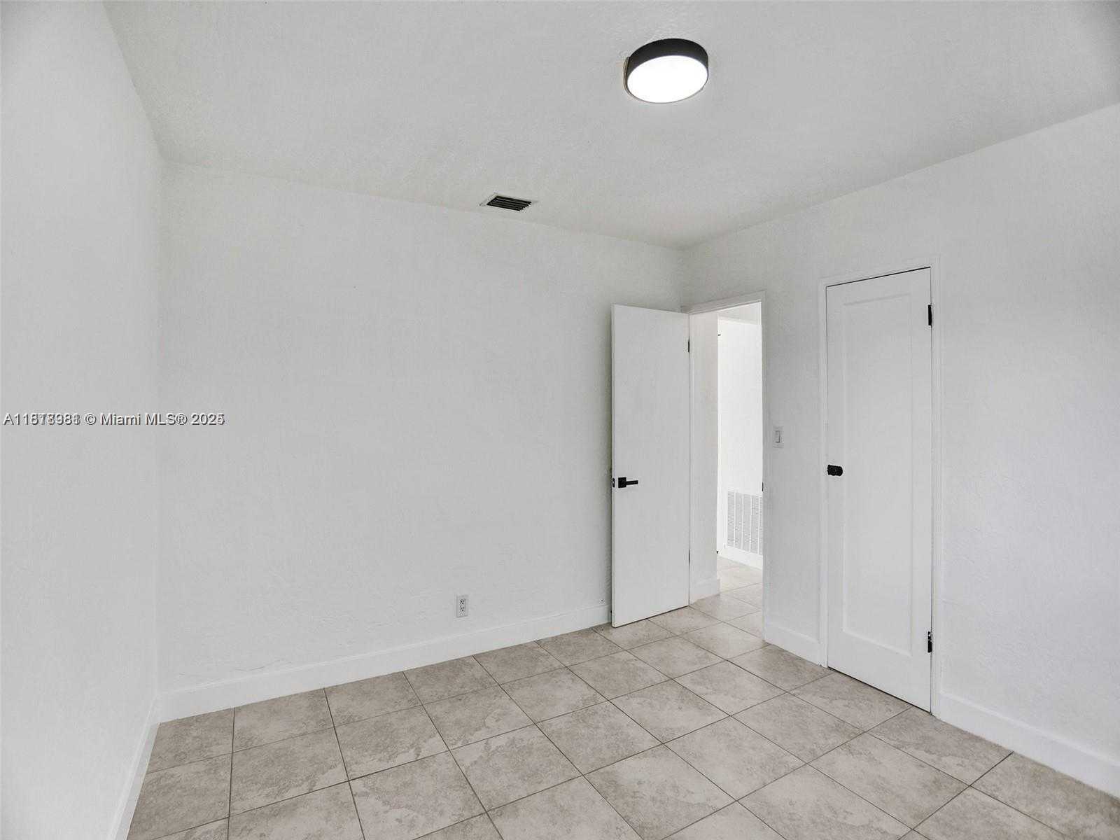 Small Image of 708 NORTH 20TH #1-2, Hollywood Number 39