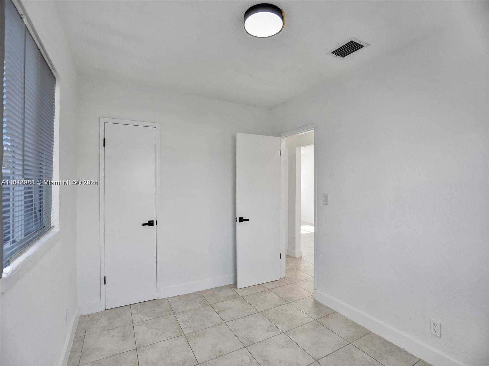Small Image of 708 NORTH 20TH #1-2, Hollywood Number 40