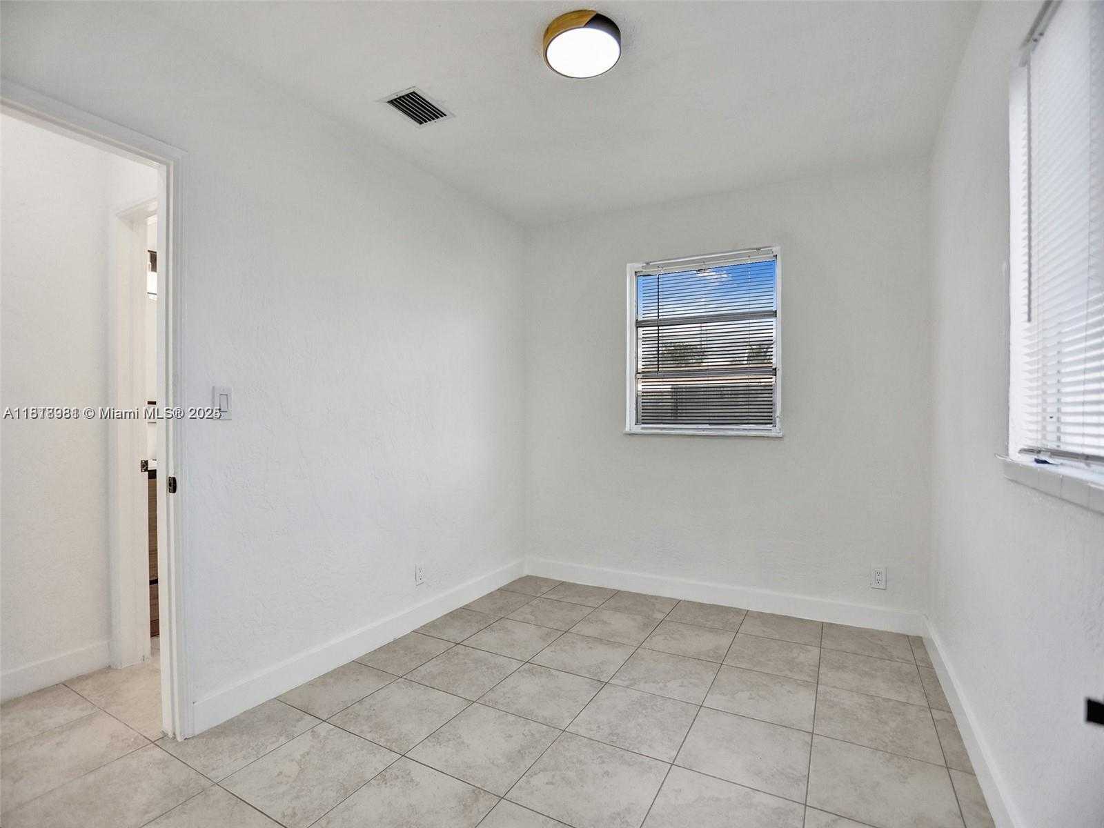 Small Image of 708 NORTH 20TH #1-2, Hollywood Number 41