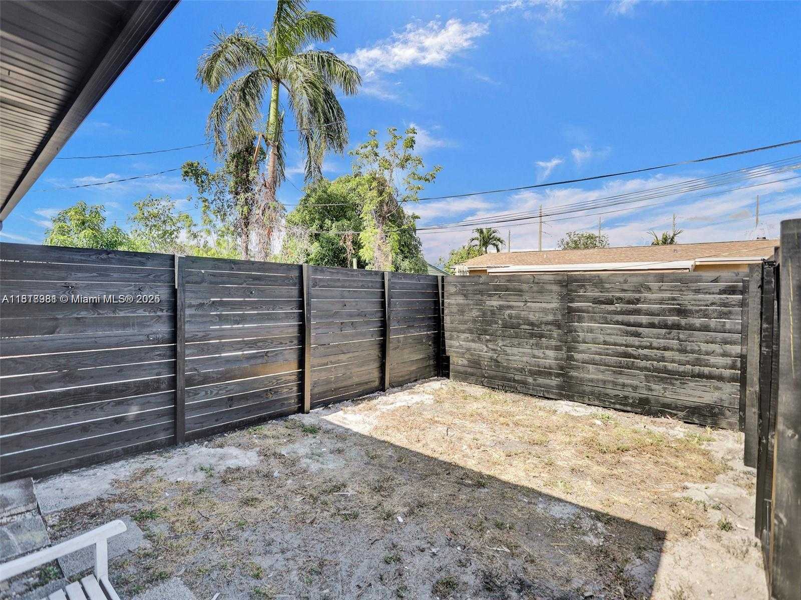 Small Image of 708 NORTH 20TH #1-2, Hollywood Number 45