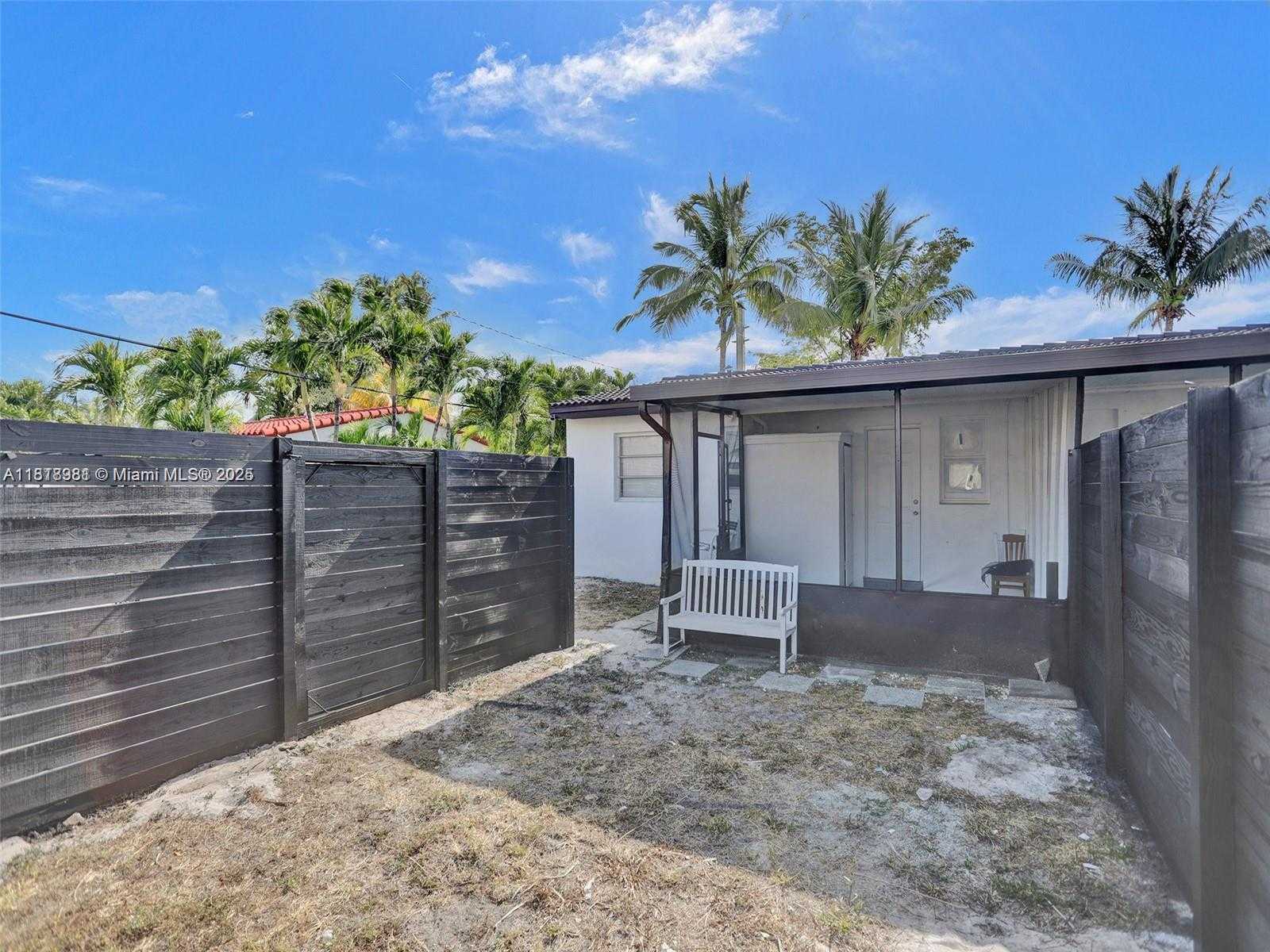 Small Image of 708 NORTH 20TH #1-2, Hollywood Number 46