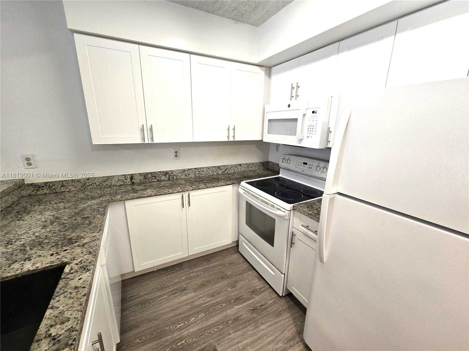 Small Image of 1280 SOUTH ALHAMBRA CIR #2308, Coral Gables Number 5