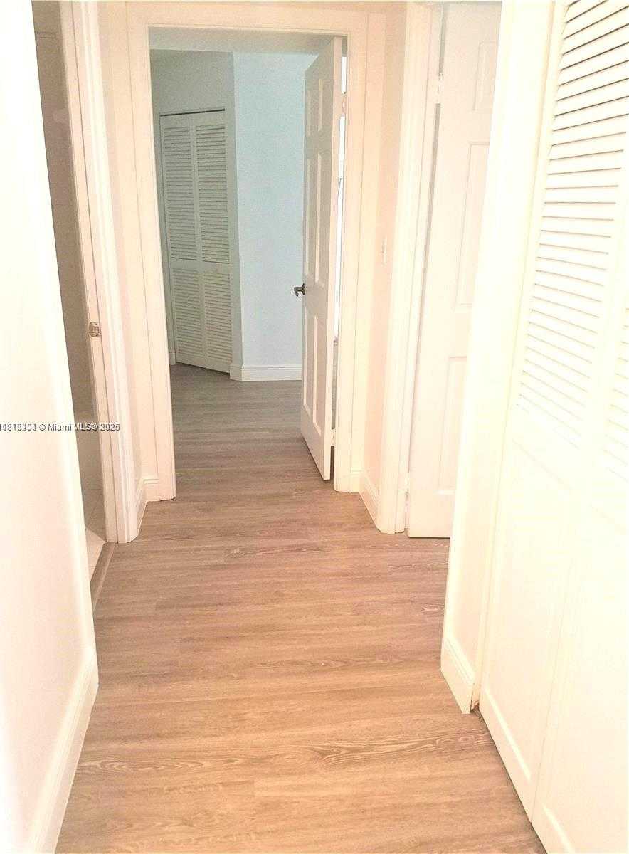 Small Image of 1280 SOUTH ALHAMBRA CIR #2308, Coral Gables Number 6