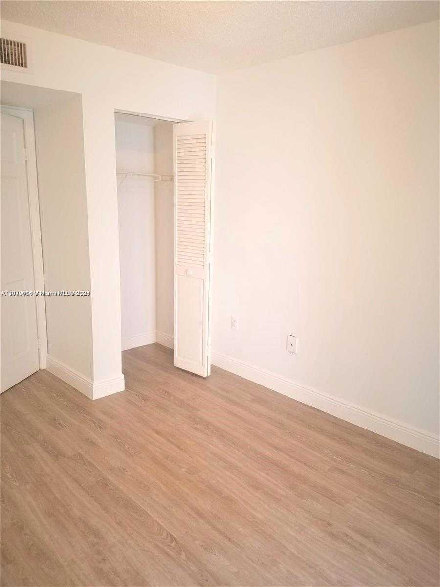 Small Image of 1280 SOUTH ALHAMBRA CIR #2308, Coral Gables Number 9