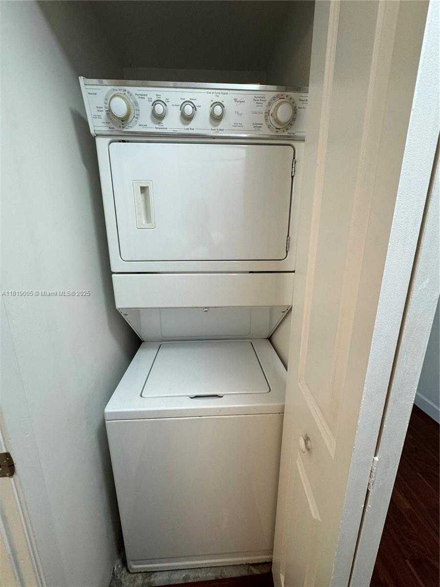 Small Image of 170 SOUTH EAST 14TH ST #2406, Miami Number 15