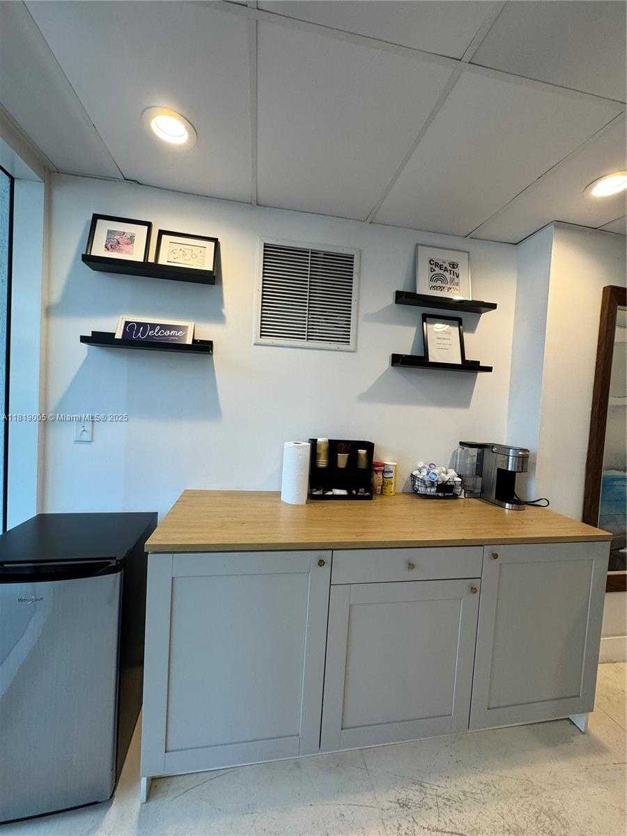 Small Image of 170 SOUTH EAST 14TH ST #2406, Miami Number 30