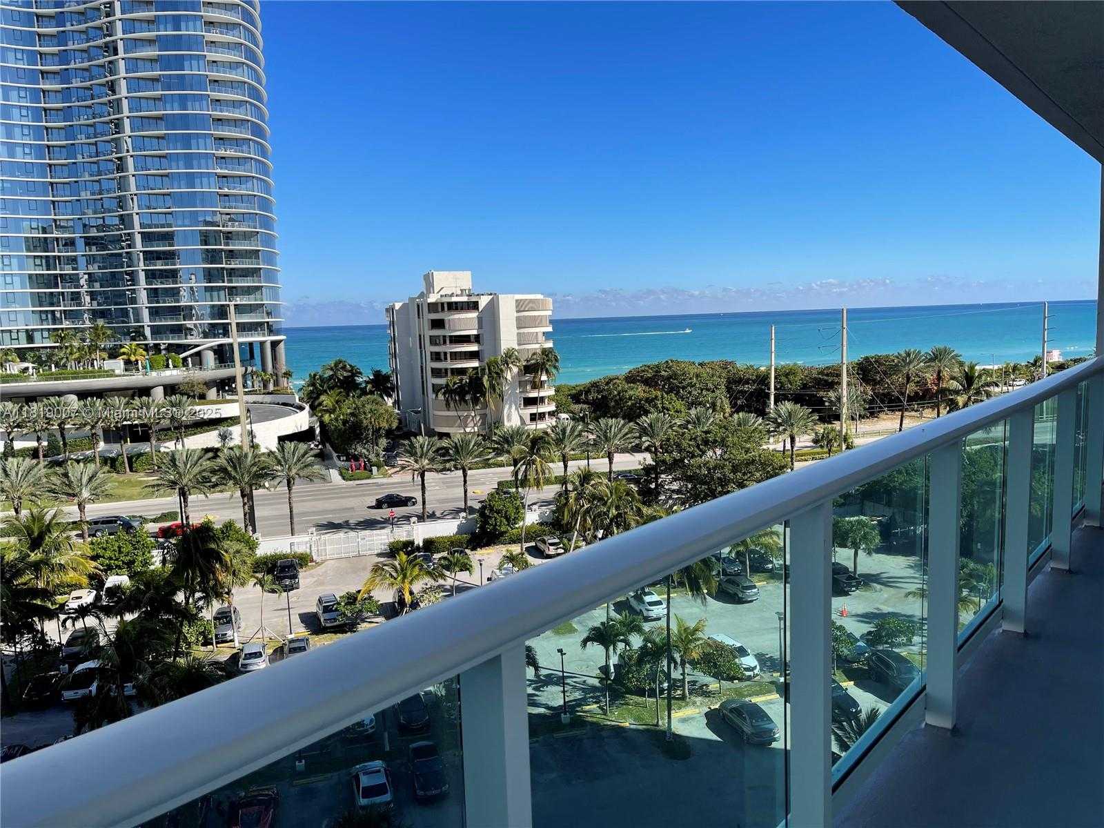 Small Image of 100 BAYVIEW DR #812, Sunny Isles Beach Number 15