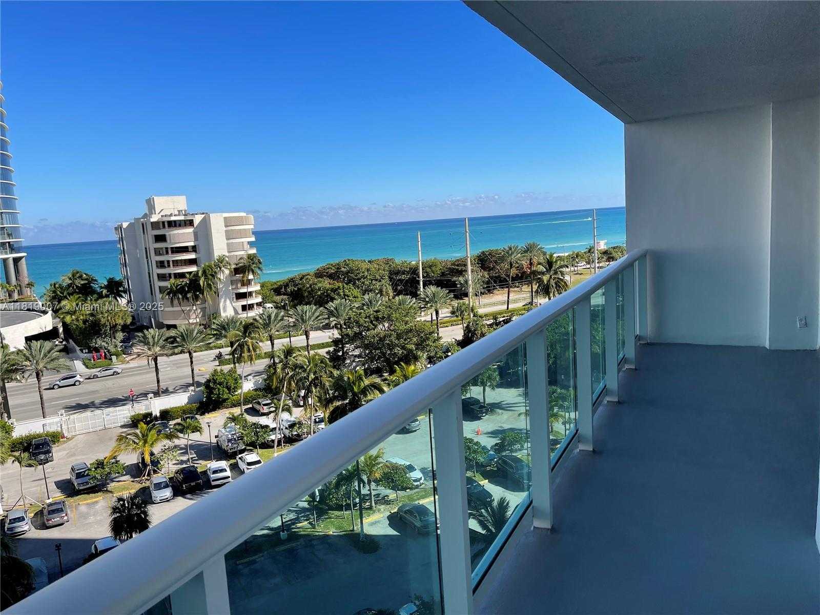 Small Image of 100 BAYVIEW DR #812, Sunny Isles Beach Number 3
