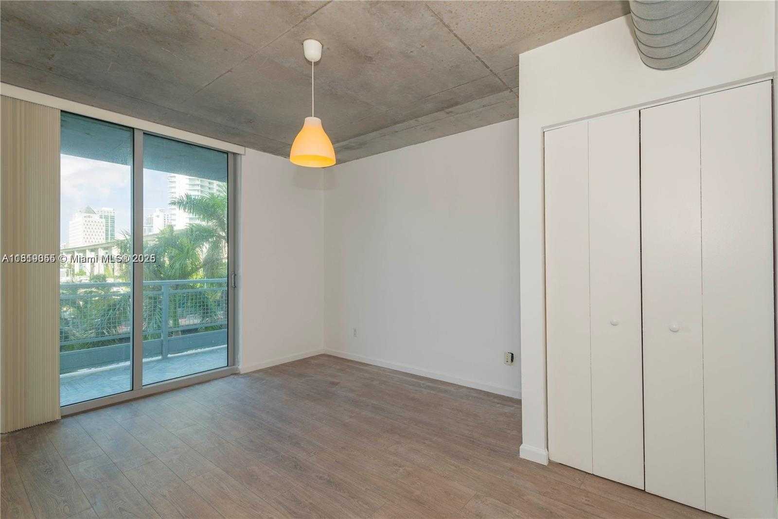 Small Image of 690 SOUTH WEST 1ST CT #405, Miami Number 3