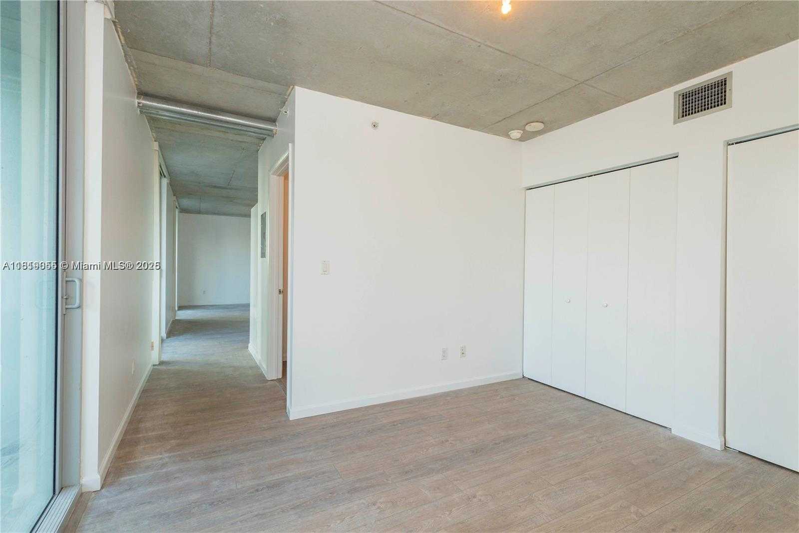 Small Image of 690 SOUTH WEST 1ST CT #405, Miami Number 8