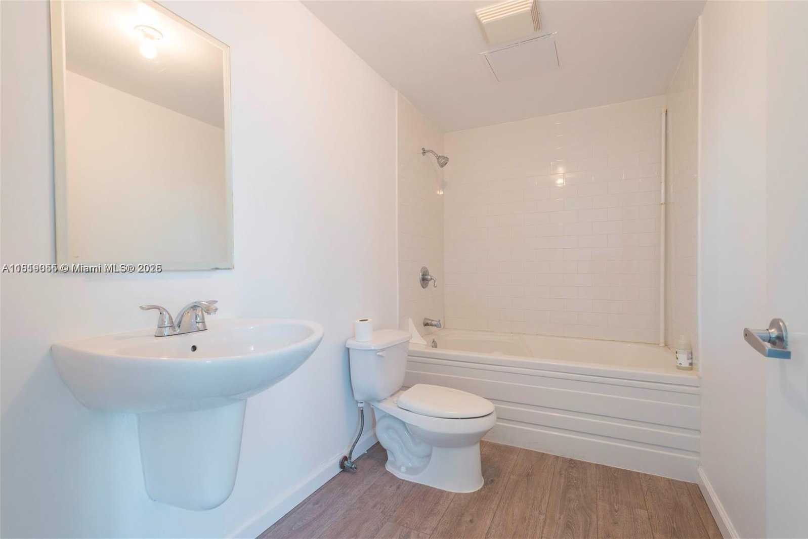 Small Image of 690 SOUTH WEST 1ST CT #405, Miami Number 9
