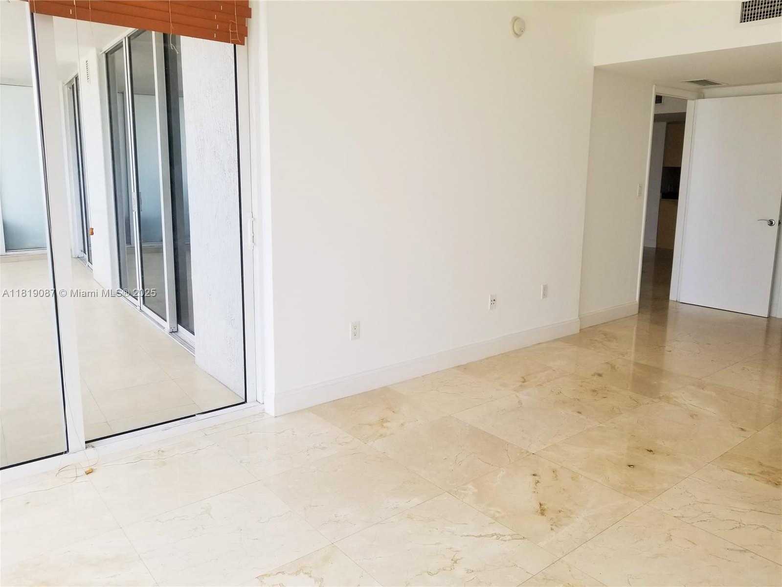 Small Image of 1800 SOUTH OCEAN DR #1908, Hallandale Beach Number 17