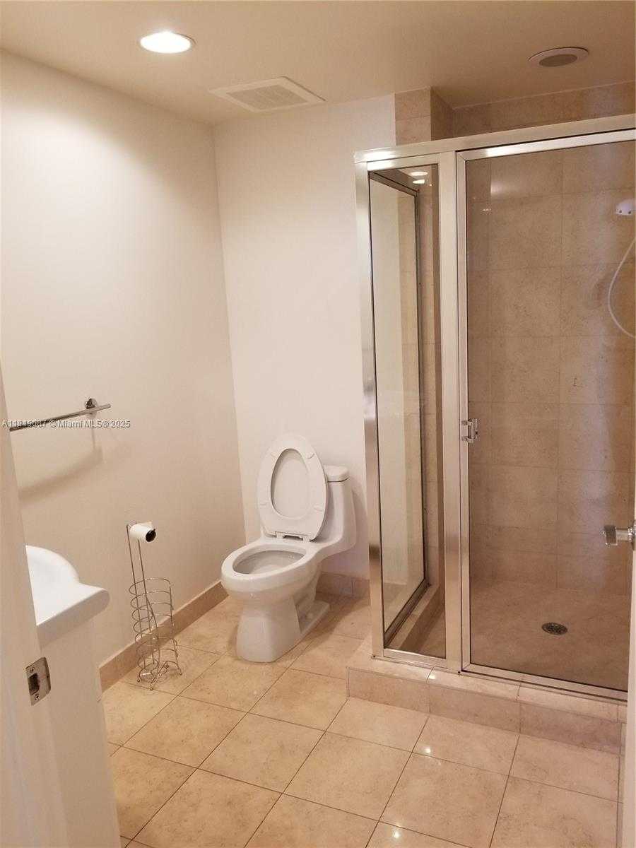 Small Image of 1800 SOUTH OCEAN DR #1908, Hallandale Beach Number 19