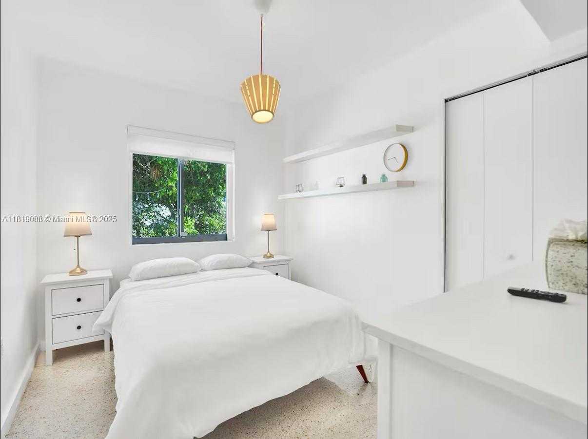 Small Image of 7537 WEST TREASURE DR, North Bay Village Number 12