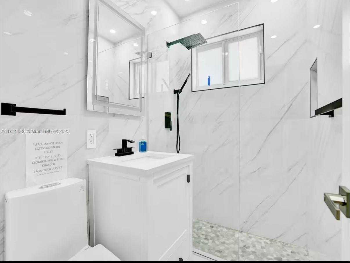 Small Image of 7537 WEST TREASURE DR, North Bay Village Number 18