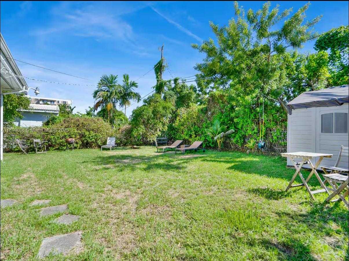 Small Image of 7537 WEST TREASURE DR, North Bay Village Number 20
