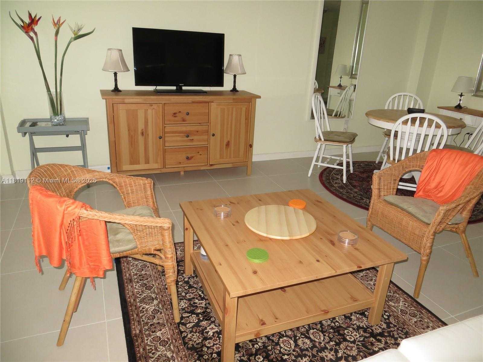 Small Image of 220 KINGS POINT DR #607, Sunny Isles Beach Number 11