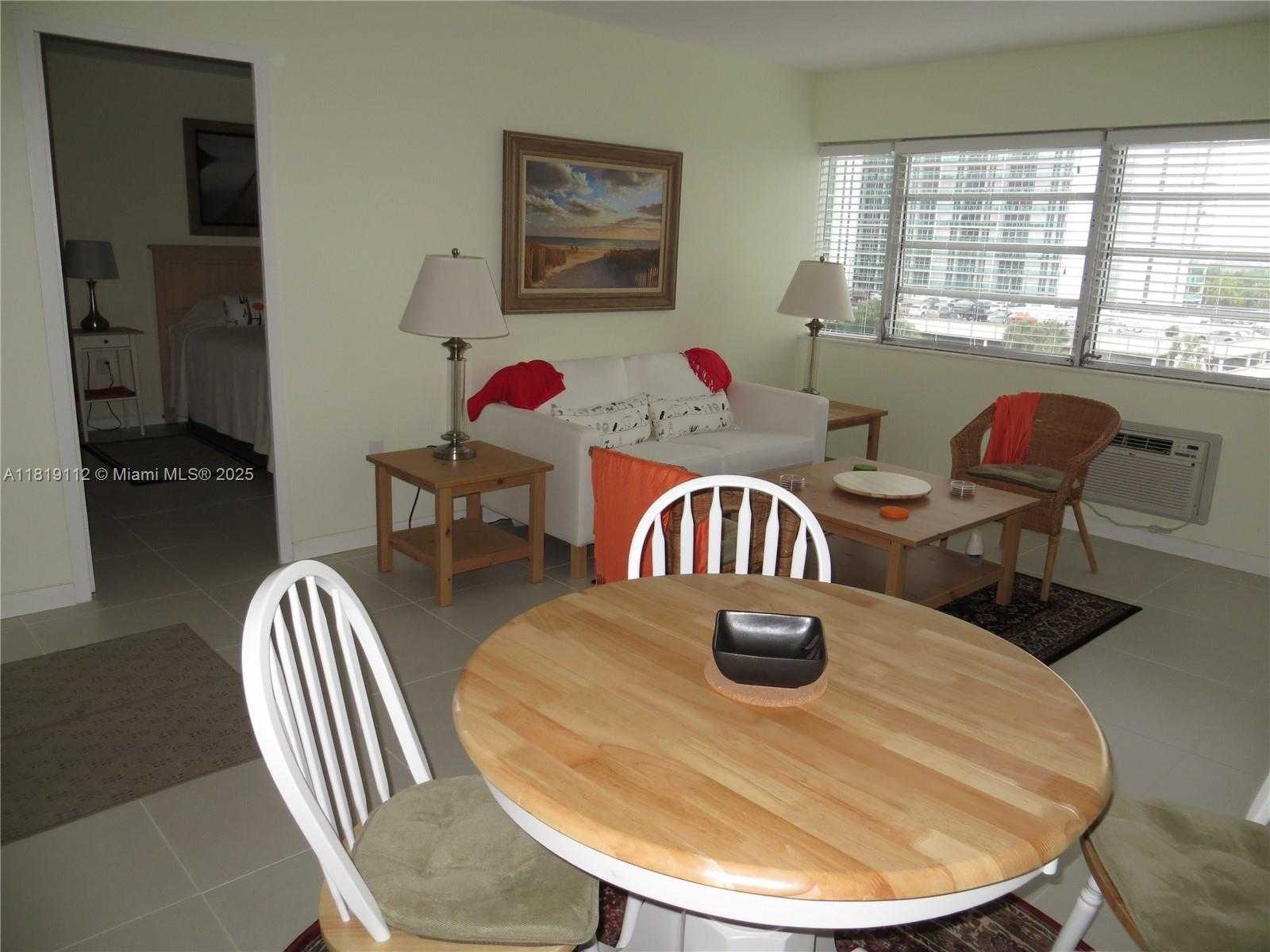 Small Image of 220 KINGS POINT DR #607, Sunny Isles Beach Number 13