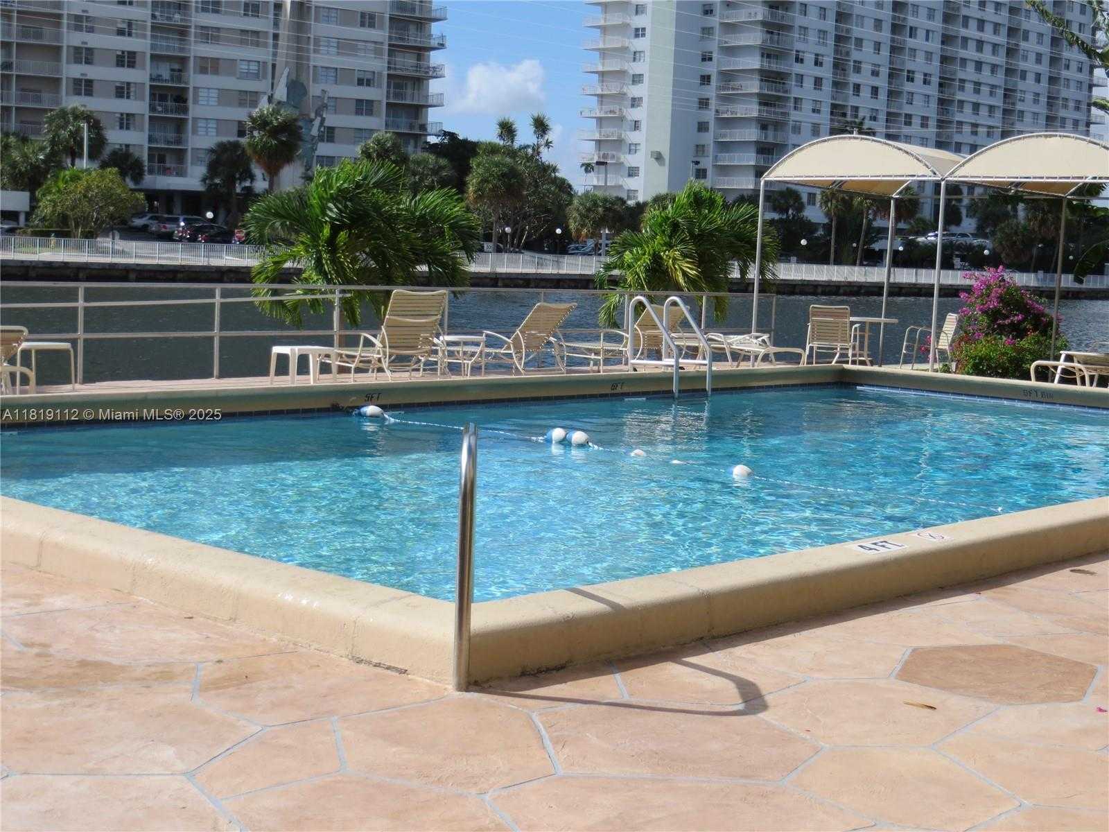 Small Image of 220 KINGS POINT DR #607, Sunny Isles Beach Number 21