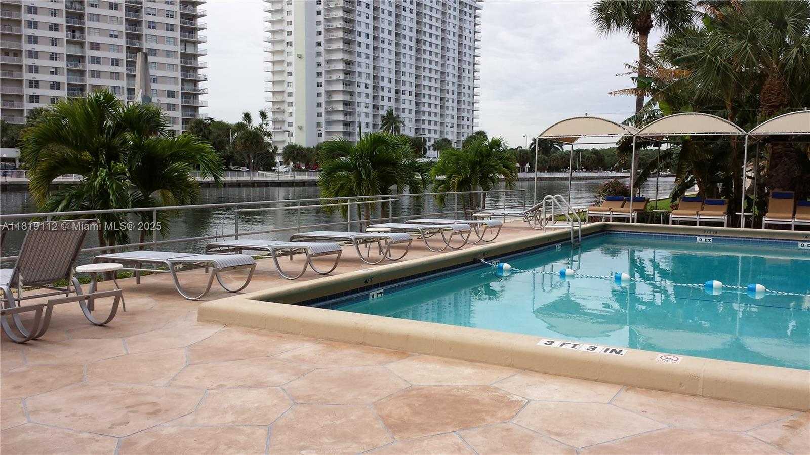 Small Image of 220 KINGS POINT DR #607, Sunny Isles Beach Number 22