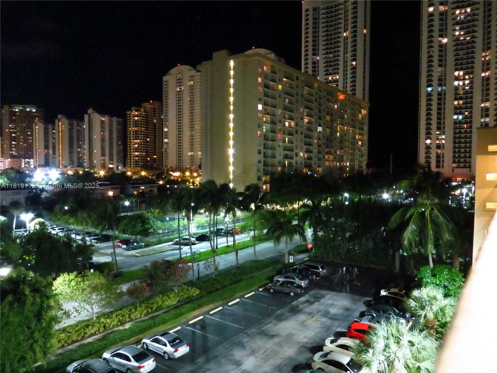 Small Image of 220 KINGS POINT DR #607, Sunny Isles Beach Number 25
