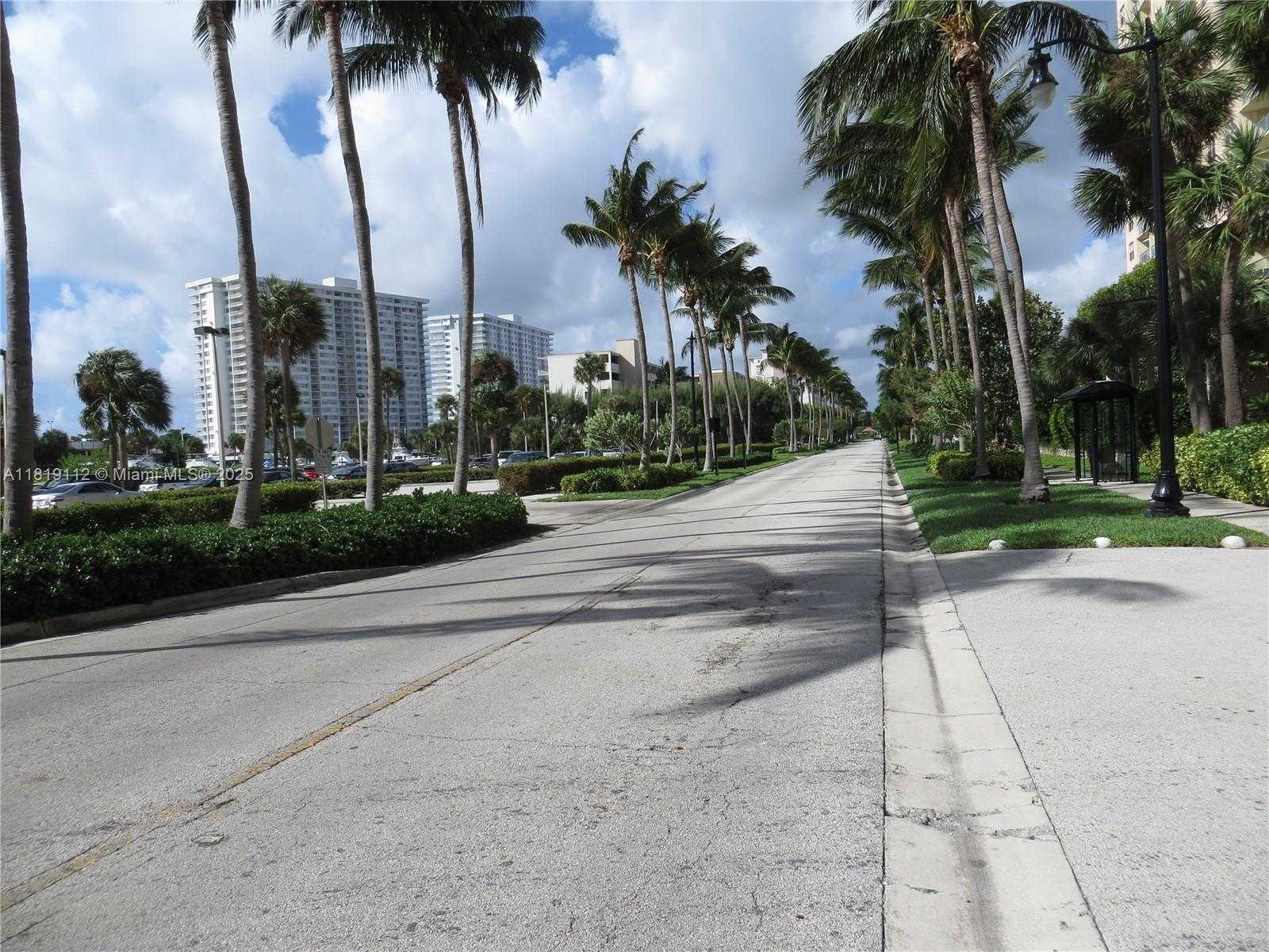 Small Image of 220 KINGS POINT DR #607, Sunny Isles Beach Number 30