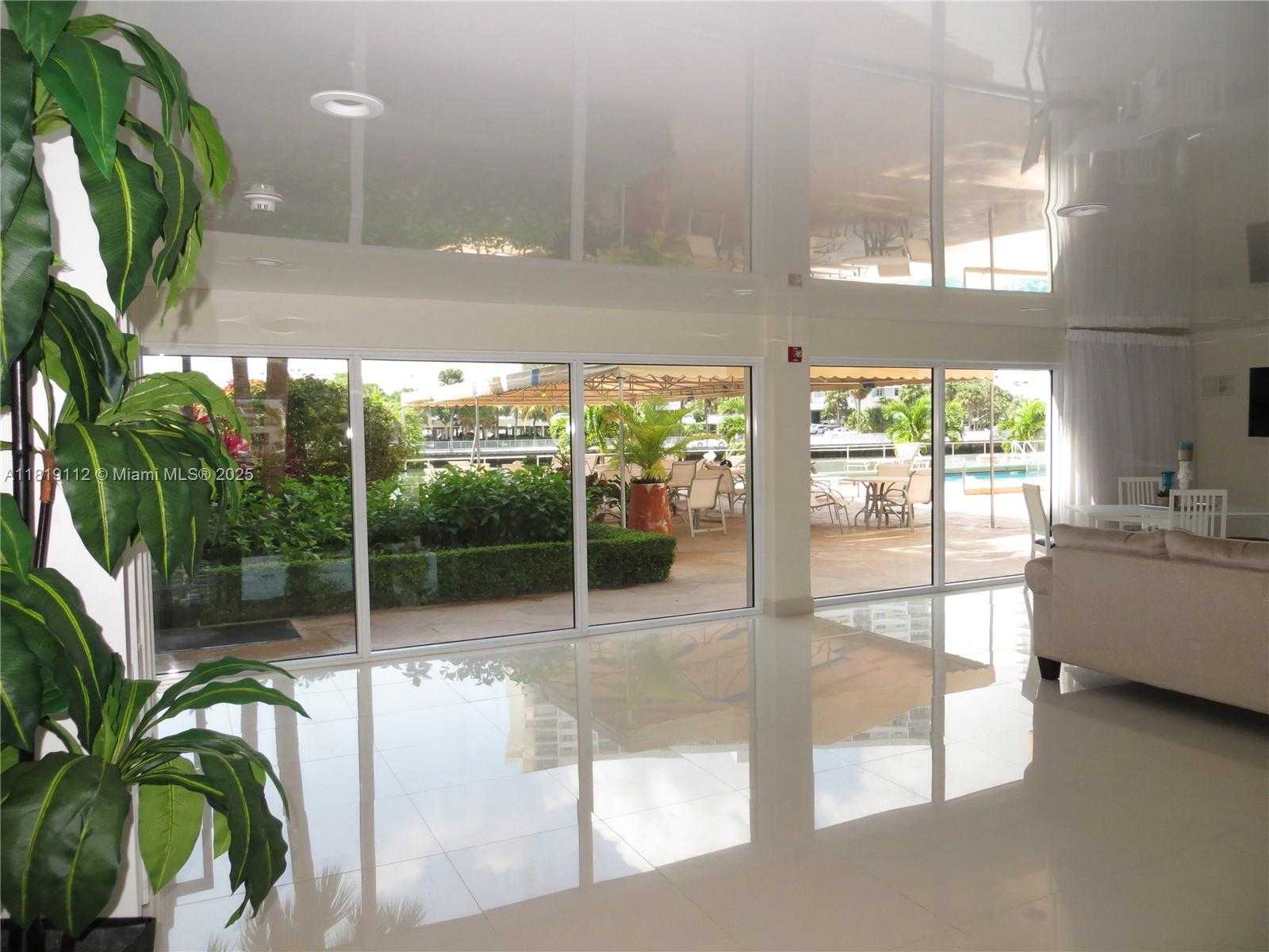 Small Image of 220 KINGS POINT DR #607, Sunny Isles Beach Number 4