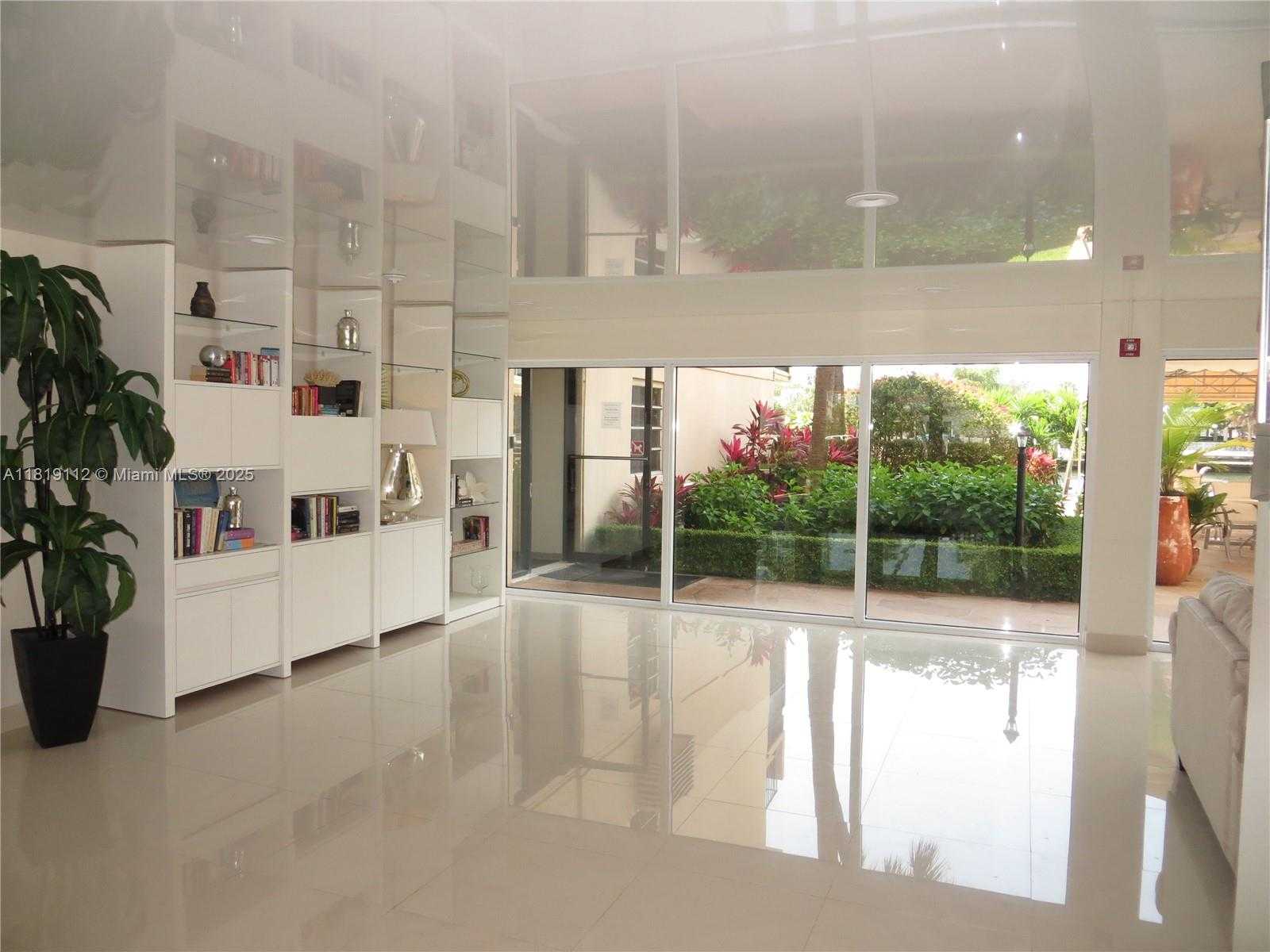 Small Image of 220 KINGS POINT DR #607, Sunny Isles Beach Number 5