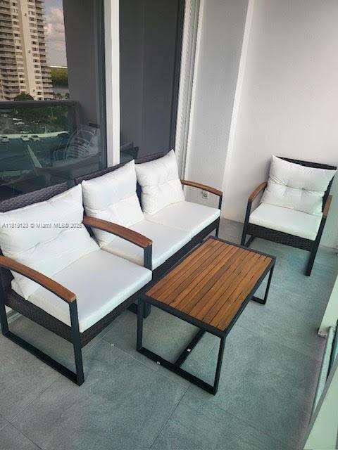 Small Image of 100 BAYVIEW DR #904, Sunny Isles Beach Number 21