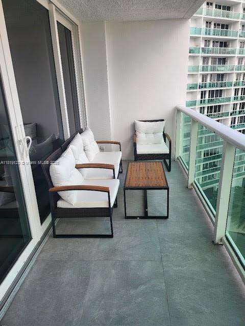 Small Image of 100 BAYVIEW DR #904, Sunny Isles Beach Number 22