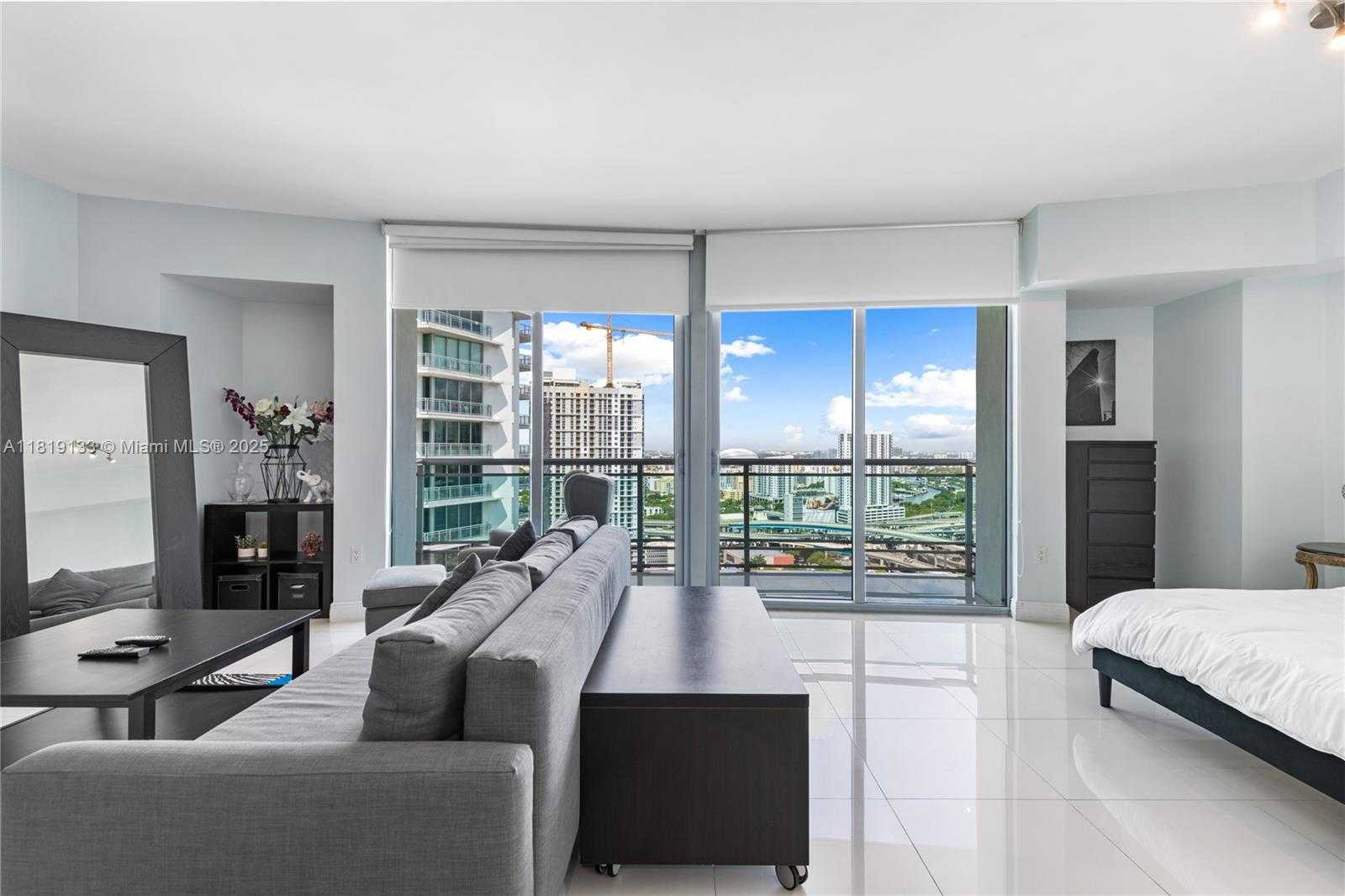 Small Image of 350 SOUTH MIAMI AVE #2815, Miami Number 18