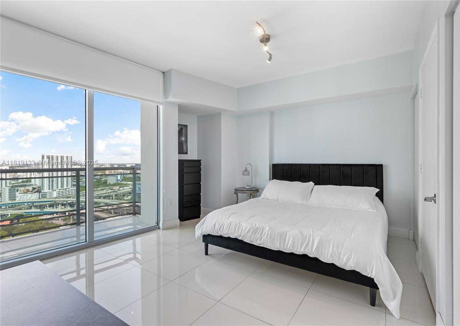 Small Image of 350 SOUTH MIAMI AVE #2815, Miami Number 19