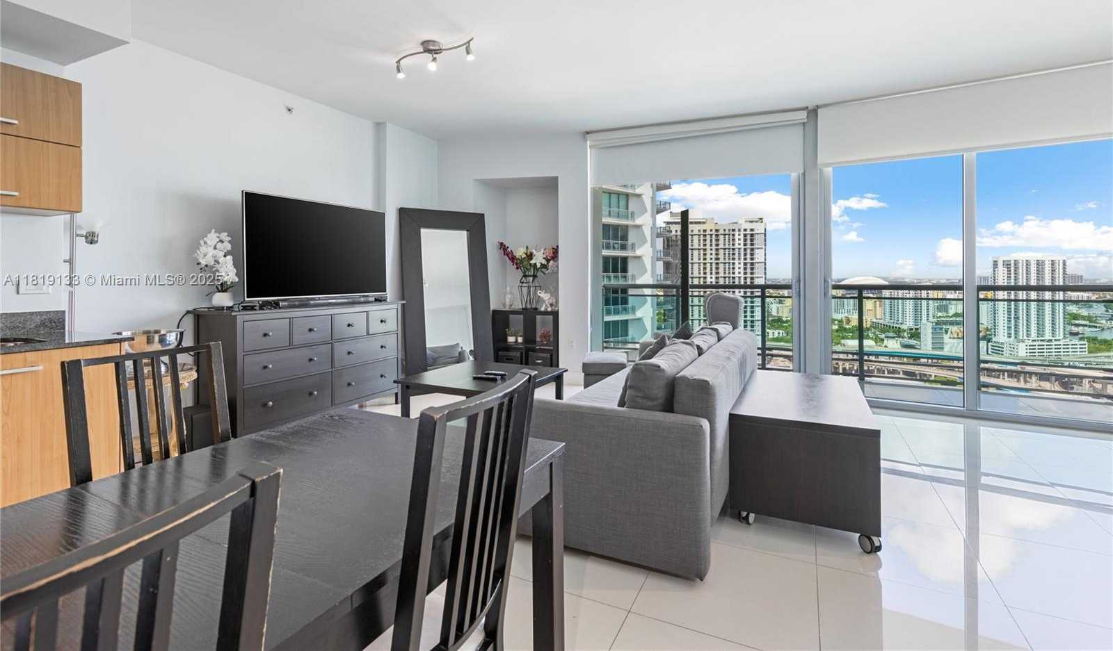 Small Image of 350 SOUTH MIAMI AVE #2815, Miami Number 3