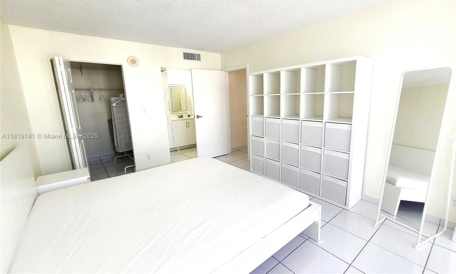 Small Image of 16909 NORTH BAY RD #907, Sunny Isles Beach Number 10