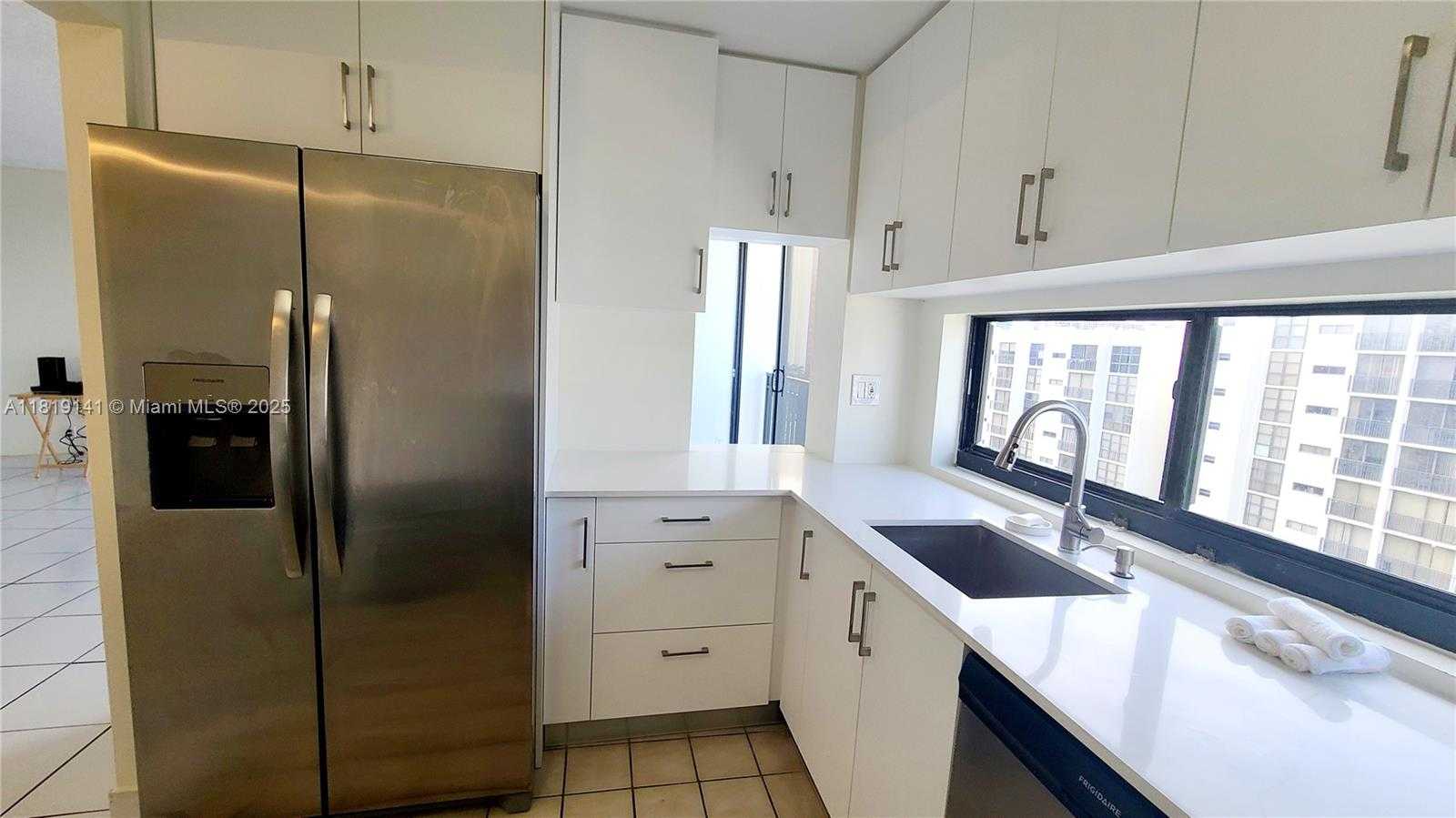 Small Image of 16909 NORTH BAY RD #907, Sunny Isles Beach Number 11
