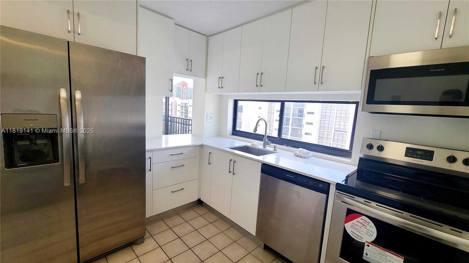 Small Image of 16909 NORTH BAY RD #907, Sunny Isles Beach Number 13
