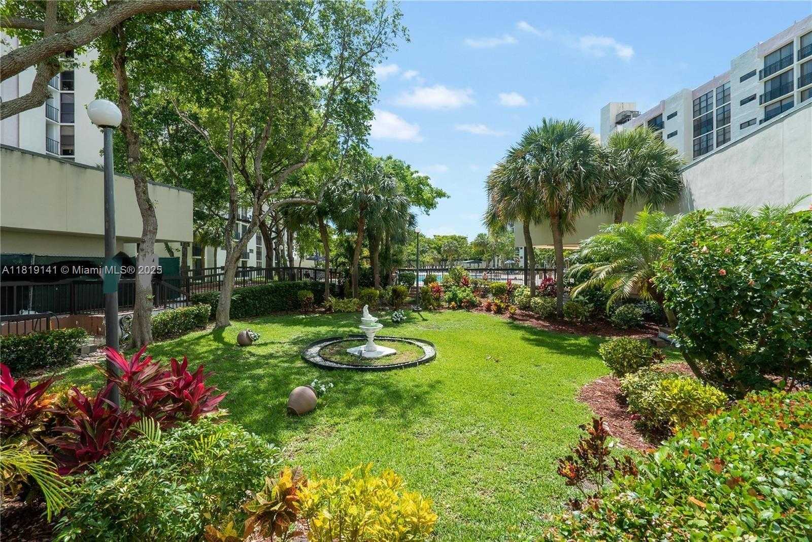 Small Image of 16909 NORTH BAY RD #907, Sunny Isles Beach Number 19