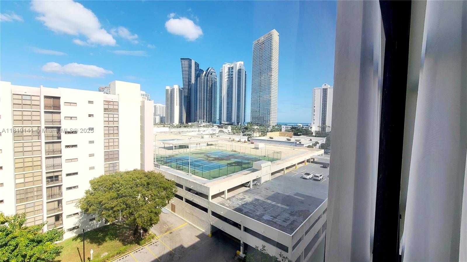 Small Image of 16909 NORTH BAY RD #907, Sunny Isles Beach Number 5