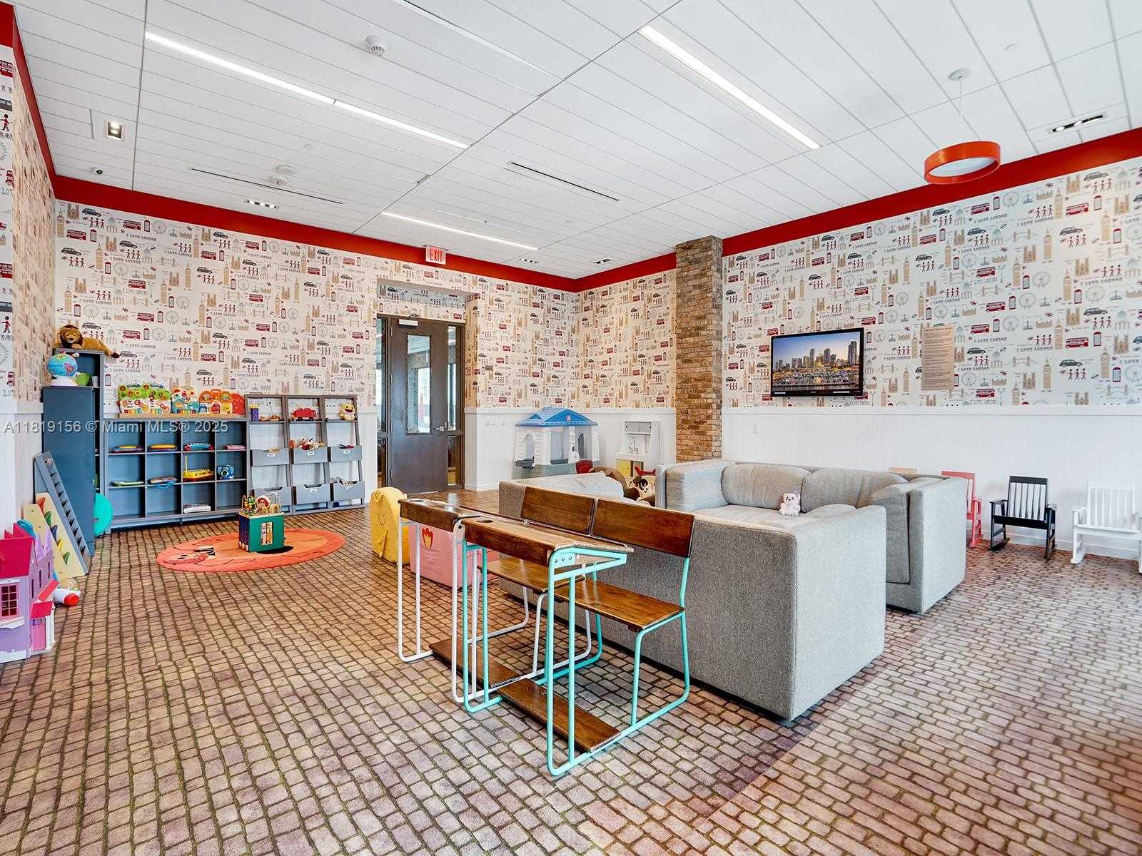Small Image of 1080 BRICKELL AVE #4007, Miami Number 22