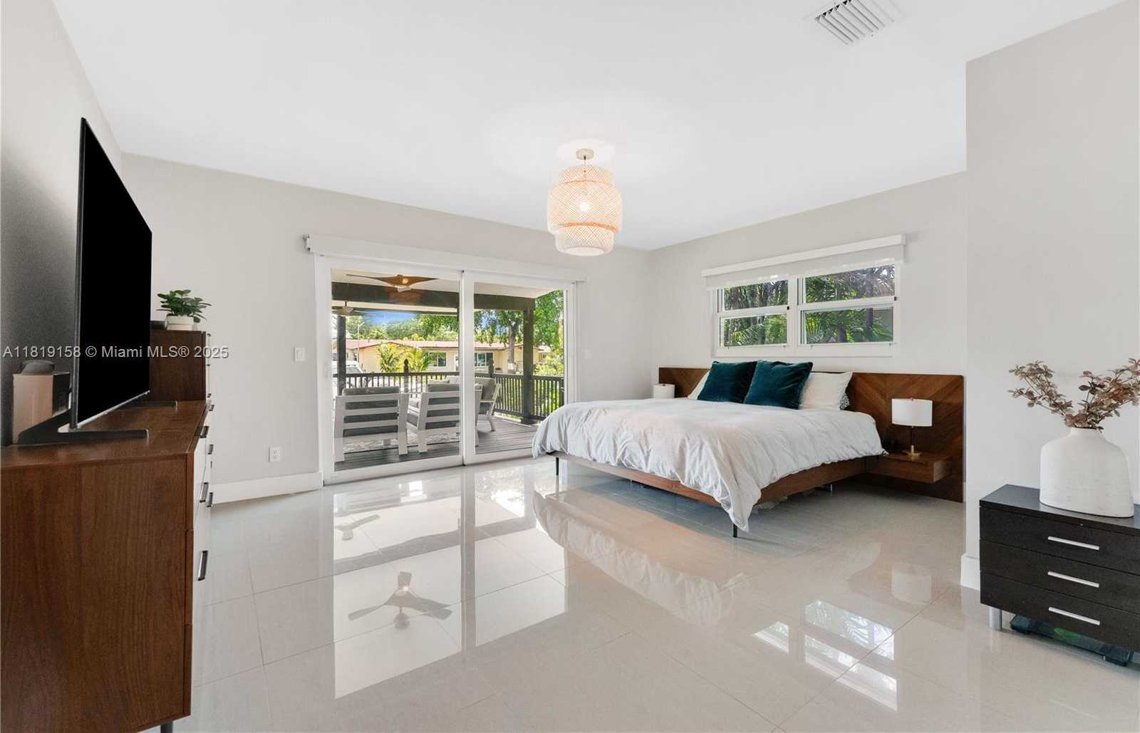 Small Image of 4440 SOUTH WEST 28TH TER, Dania Beach Number 15