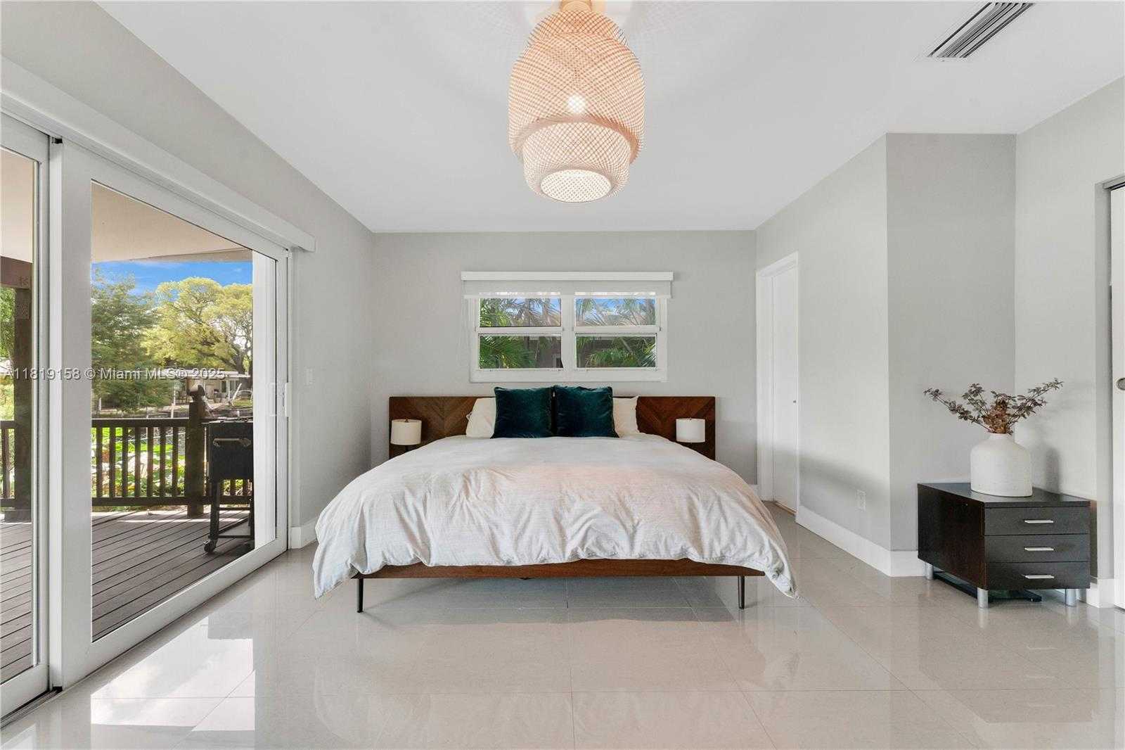 Small Image of 4440 SOUTH WEST 28TH TER, Dania Beach Number 16