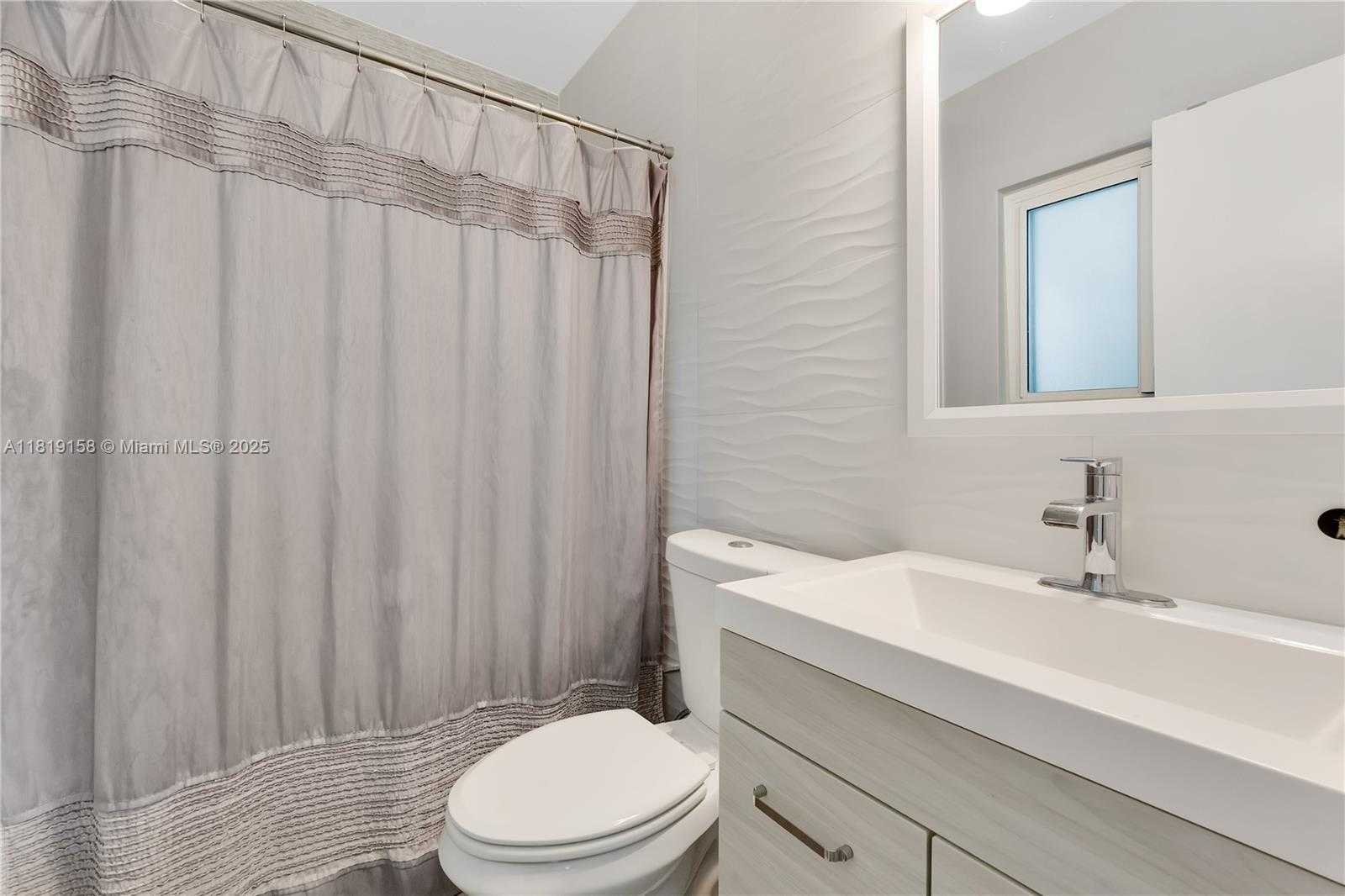 Small Image of 4440 SOUTH WEST 28TH TER, Dania Beach Number 17