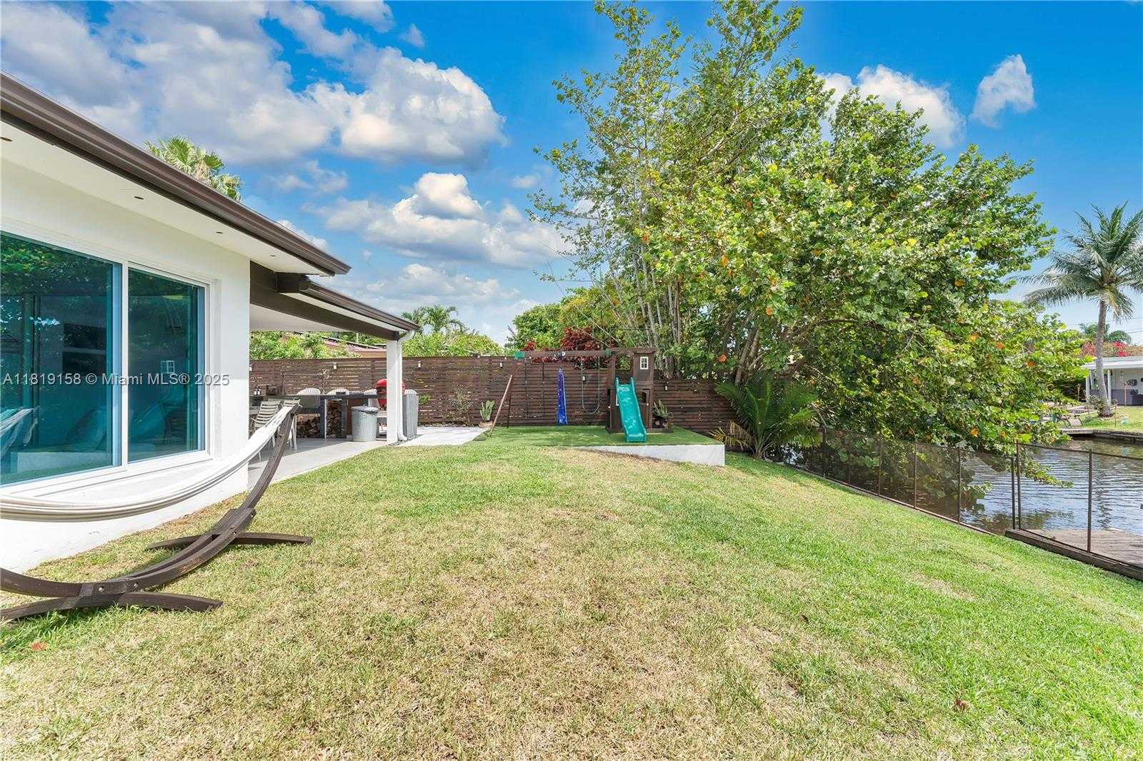Small Image of 4440 SOUTH WEST 28TH TER, Dania Beach Number 28