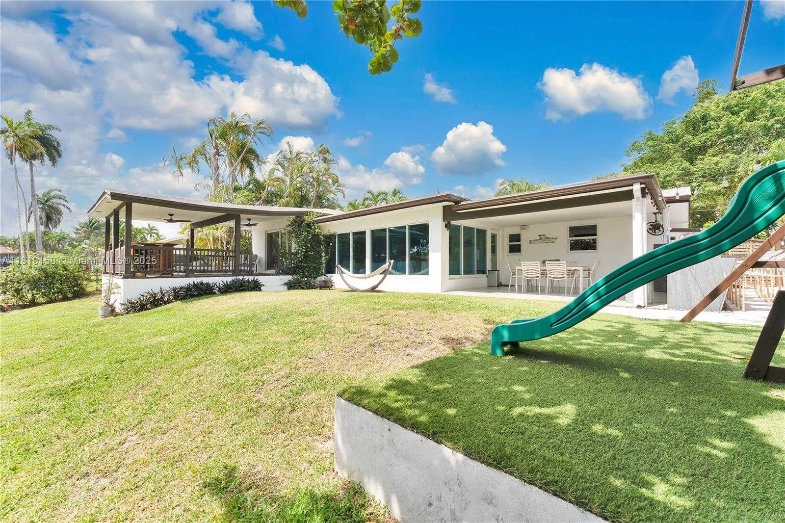 Small Image of 4440 SOUTH WEST 28TH TER, Dania Beach Number 29