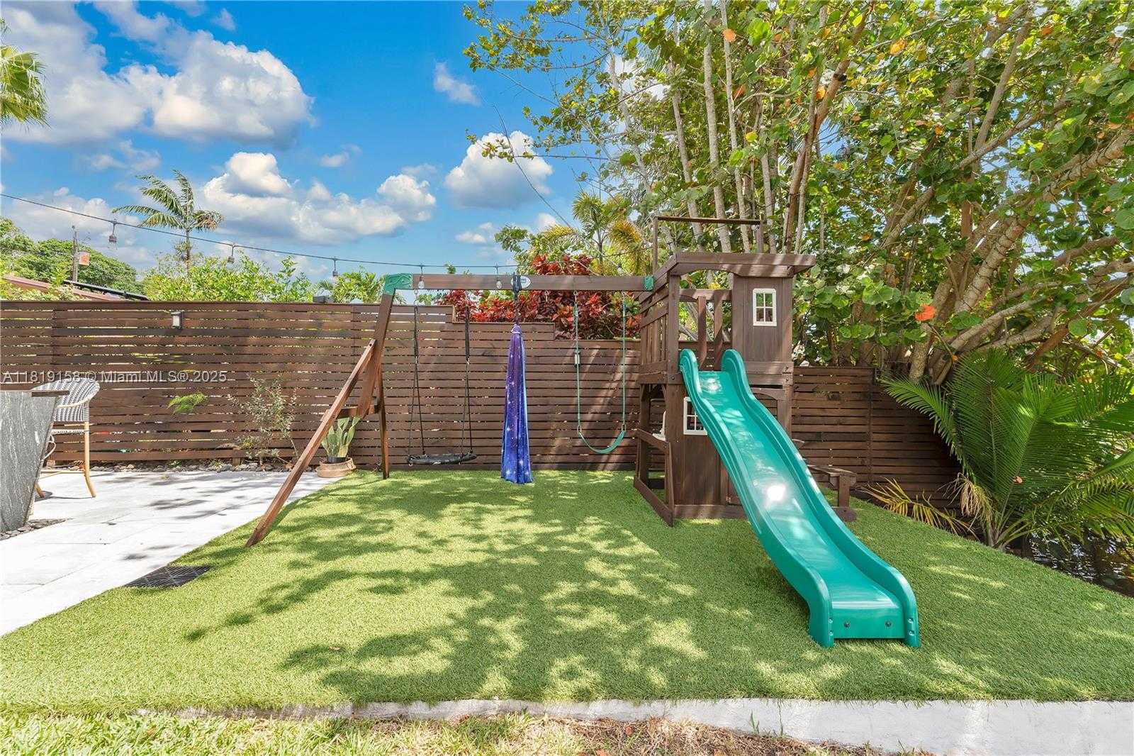 Small Image of 4440 SOUTH WEST 28TH TER, Dania Beach Number 33