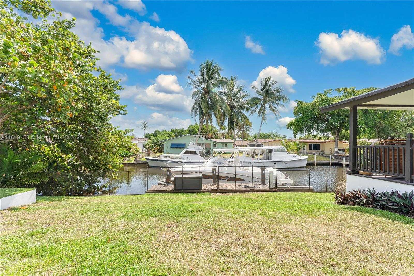 Small Image of 4440 SOUTH WEST 28TH TER, Dania Beach Number 35