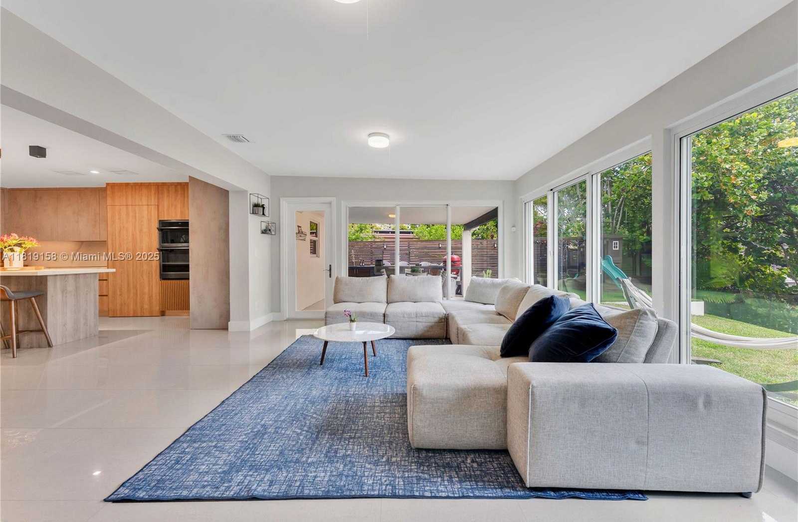 Small Image of 4440 SOUTH WEST 28TH TER, Dania Beach Number 5