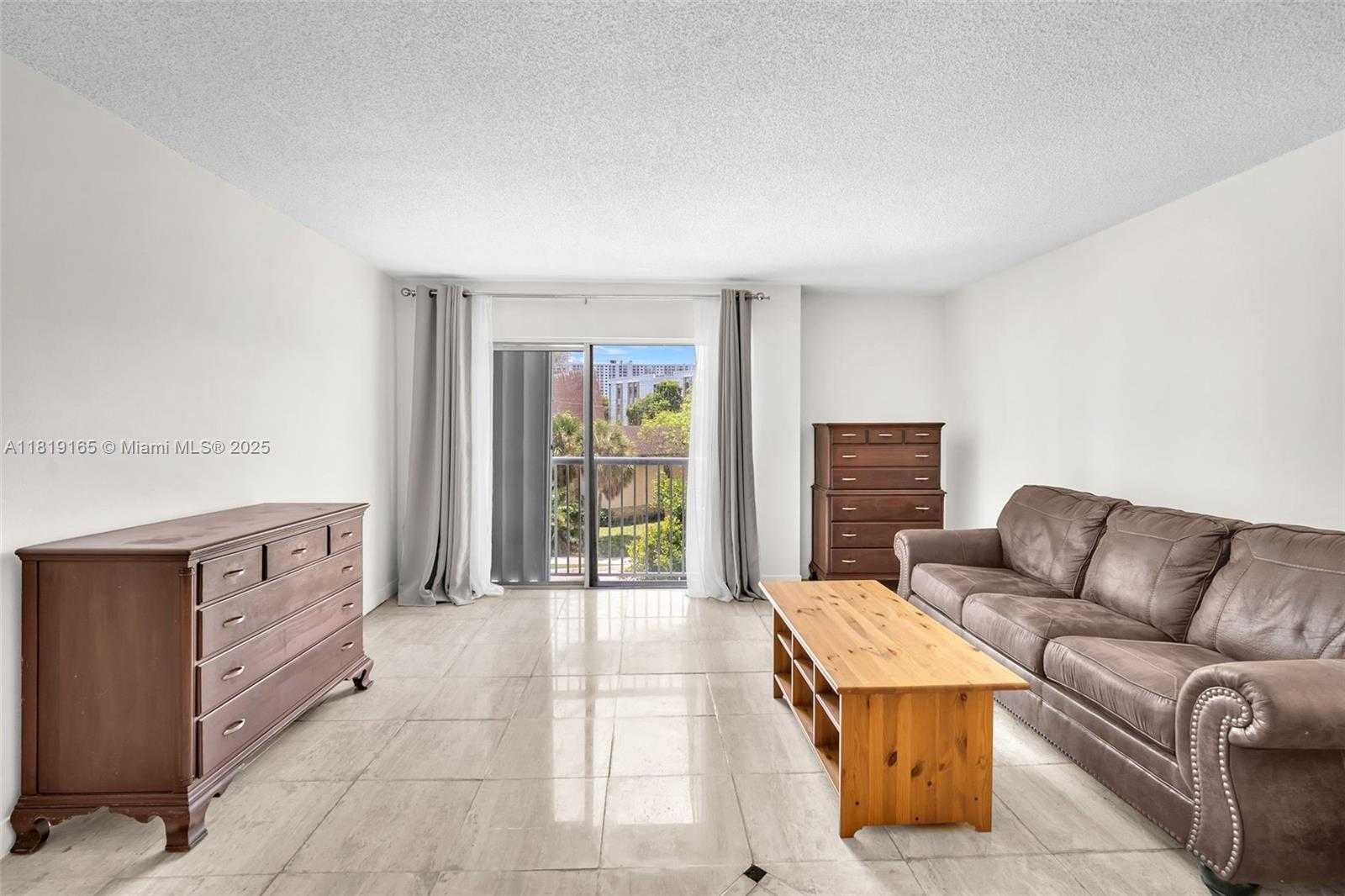 Small Image of 17800 ATLANTIC BLVD #303, Sunny Isles Beach Number 10
