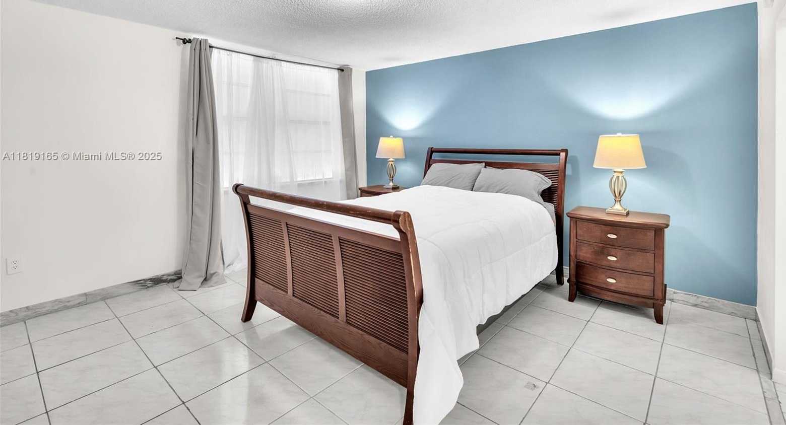 Small Image of 17800 ATLANTIC BLVD #303, Sunny Isles Beach Number 14